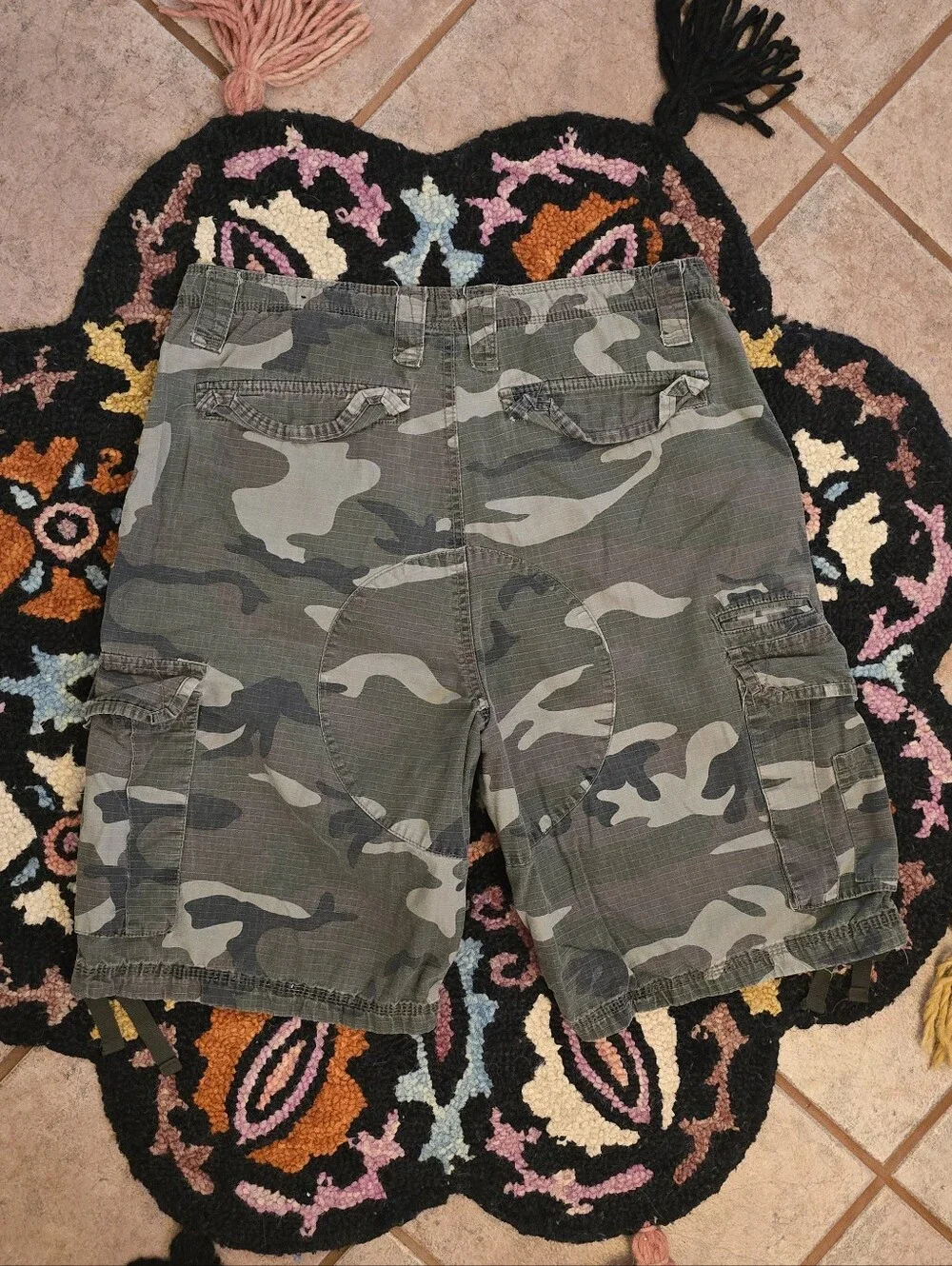🔥🔥Y2K CSG camo cargo shorts 🔥🔥Size 34 heavy duty camo cargo skater hiphop